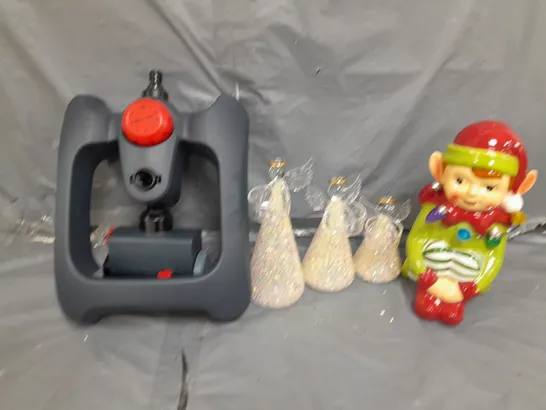 APPROXIMATELY 10 ASSORTED ITEMS TO INCLUDE SFIXX SPRINKLER, CANDLE HOLDERS, ELF DECOR ORNAMENT, ETC