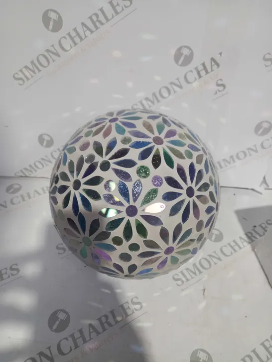 GARDEN REFLECTIONS MOSAIC LED FLOWER BALL LAMP 20CM