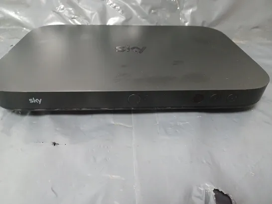 UNBOXED SKY TV BOX