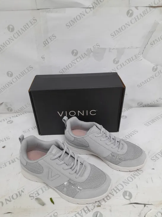 BOXED PAIR OF VIONIC GREY/PINK MESH TRAINERS SIZE 6 