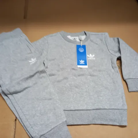 ADIDAS KIDS GREY 2-PIECE SET - UK 2/3 YRS