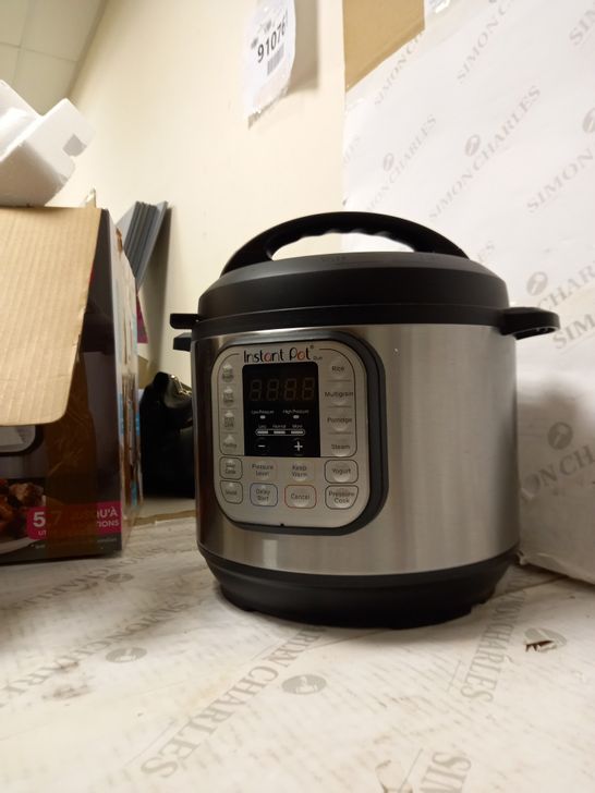 INSTANT POT DUO SMART PRESSURE COOKER