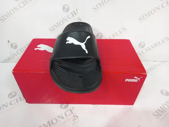 BOXED PAIR OF PUMA SLIDERS IN BLACK UK SIZE 8