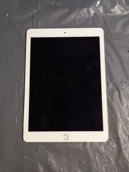 APPLE IPAD PRO 9.7" MODEL MLPX2FD/A