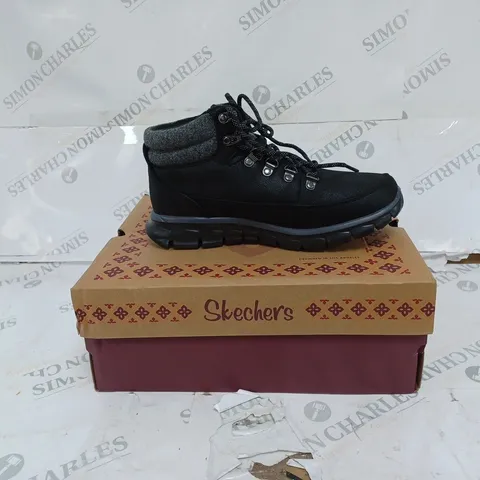 BOXED SKECHERS SYNERGY WARM TECH BOOT- SIZE 4.5