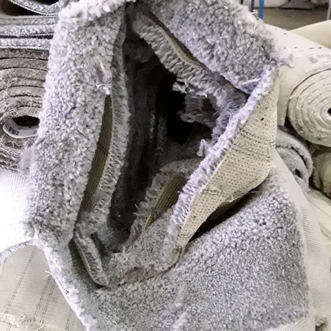 ROLL OF QUALITY GREY CARPET 