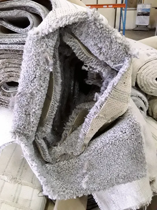 ROLL OF QUALITY GREY CARPET 