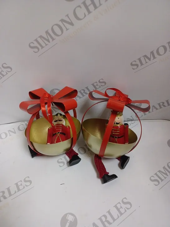 SANTA EXPRESS SET OF 2 CHARACTER DANGLY LEG BAUBLES