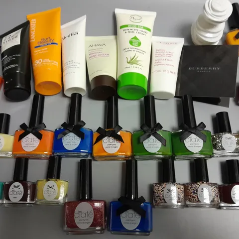 LOT OF APPROXIMATELY 30 ASSORTED BEAUTY ITEMS TO INCLUDE HAND CREAMS AND CIATE 13.5ML NAIL VARNISH 