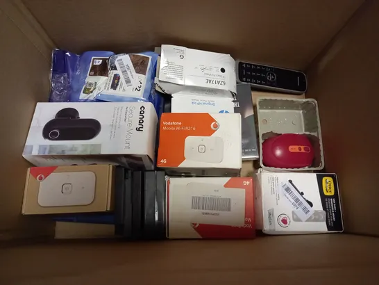 LOT OF APPROXIMATELY 20 ASSORTED TECH ITEMS TO INCLUDE SONY DVD PLAYERS, MARLEY EARPHONES AND LOGITECH MOUSES