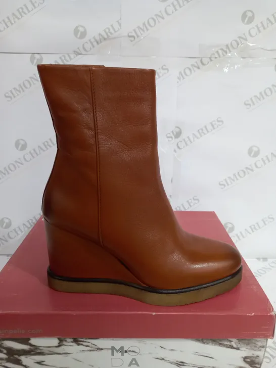 BOXED MODA IN PELLE AMBALINE TAN LEATHER BOOTS - SIZE 40