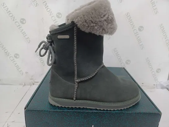 BOXED EMU BIRDWOOD WATERPROOF SHEEPSKIN BOOTS - SIZE W7/M6