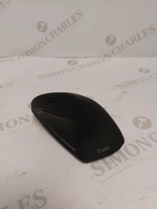 TRUST VERTO WIRELESS ERGONOMIC MOUSE