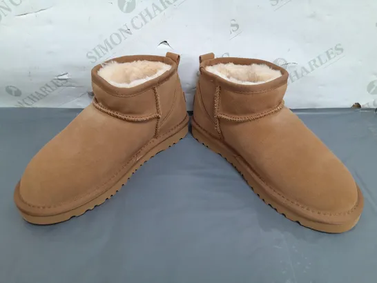 BOXED PAIR OF UGG CLASSIC MINI II SHOES IN CHESTNUT UK SIZE 5