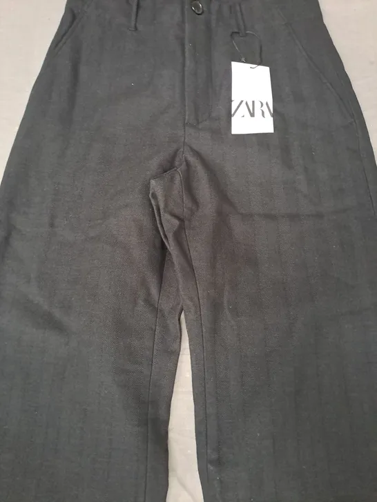 ZARA TROUSERS IN BLACK SIZE SMALL