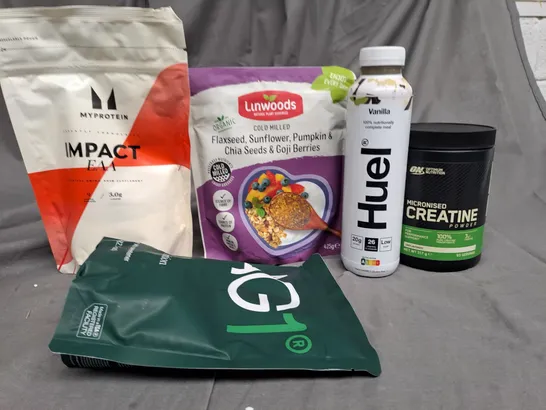 BOX OF APPROXIMATELY 10ITEMS TO INCLUDE PROTEIN POWDER, HUEL, CREATINE ETC