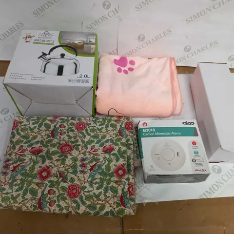 LOT OF APPROX 5 ASSORTED ITEMS TO INCLUDE KETTLE, BLANKET, CARBON MONOXIDE ALARM ETC