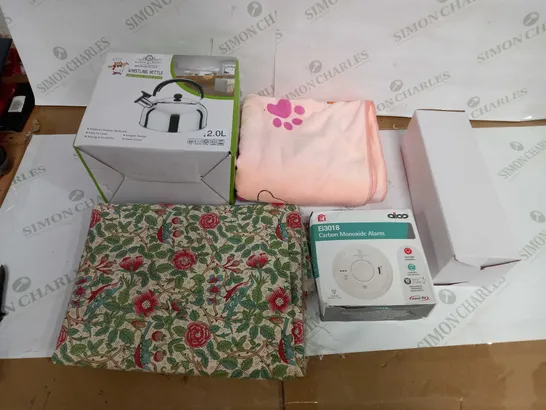 LOT OF APPROX 5 ASSORTED ITEMS TO INCLUDE KETTLE, BLANKET, CARBON MONOXIDE ALARM ETC