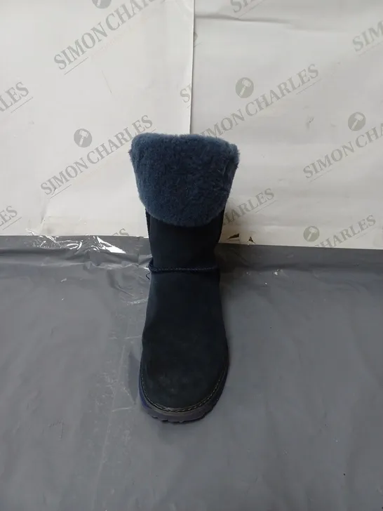 EMU AUSTRALIA WATERPROOF BLUE SUEDE BOOTS SIZE 5