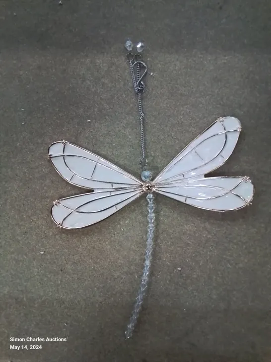 BOXED CRYSTAL DRAGONFLY WALL DECOR PIECE 