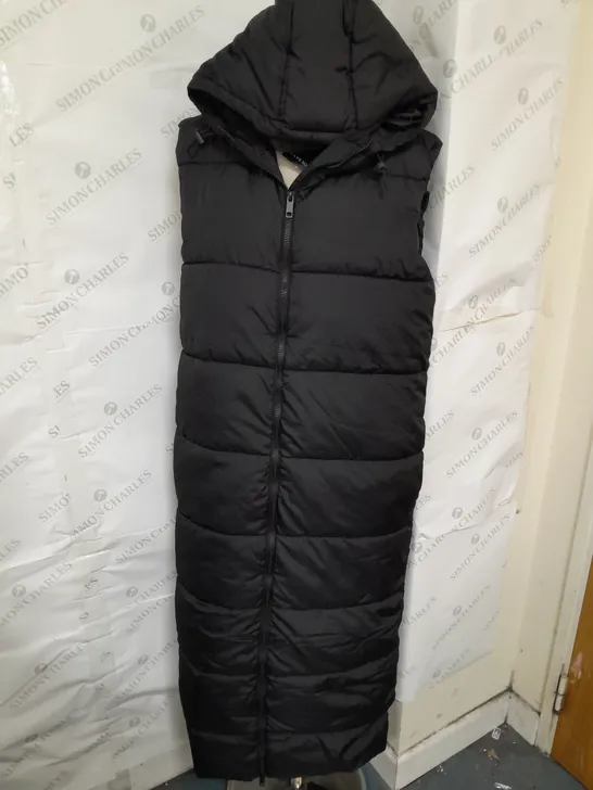 BRAVE SOUL LONGLINE SLEEVELESS HOODED PUFFER VEST IN BLACK SIZE 10