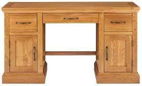 BOXED GRADE 1 KINGSTON 100% SOLID WOOD READY ASSEMBLED DESK - OAK (1 BOX)