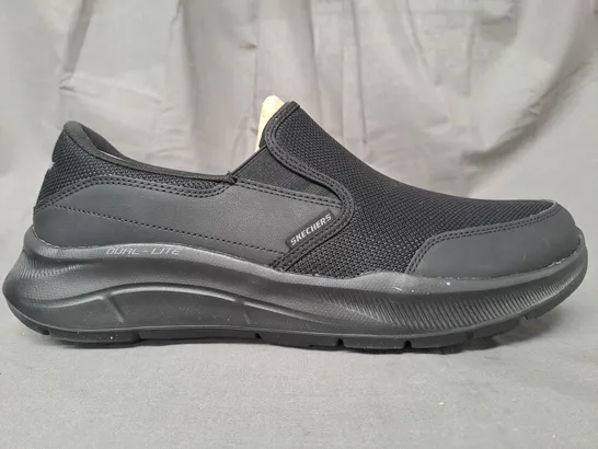 BOXED PAIR OF SKECHERS SLIP-ON SHOES IN BLACK UK SIZE 11