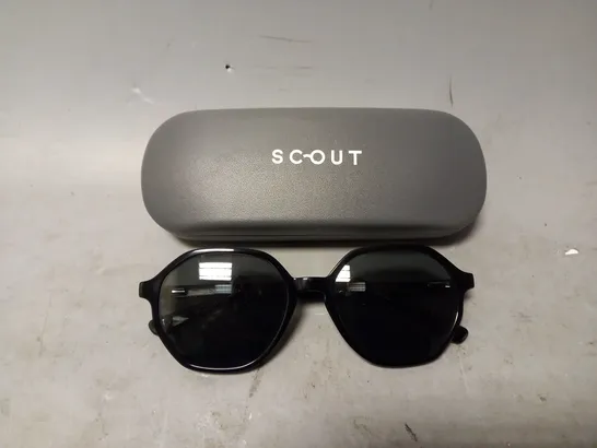 ESME SCOUT RECTANGLE BLACK GLASSES WITH UNKNOWN MAGNIFICATION 