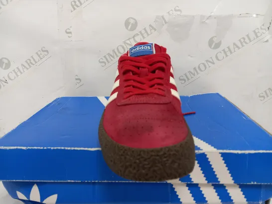 BOXED PAIR OF ADIDAS MONTREAL 76 RED TRAINERS - UK 8 