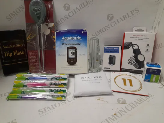 LOT OF APPROX 10 ASSORTED HOUSEHOLD ITEMS TO INCLUDE KEY SMART AIR KEY ORGANIZER, ADVANCED BLOOD GLUCOSE MONITORING SYSTEM, STAINLESS STEEL HIP FLASK, ETC