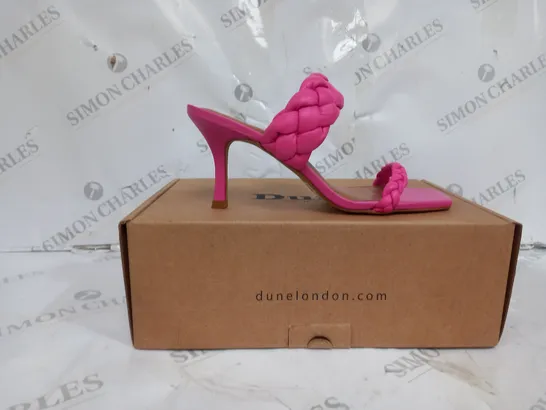 BOXED PAIR OF DUNE LONDON PINK LEATHER PLAITED MID HEEL MULE IN SIZE 6