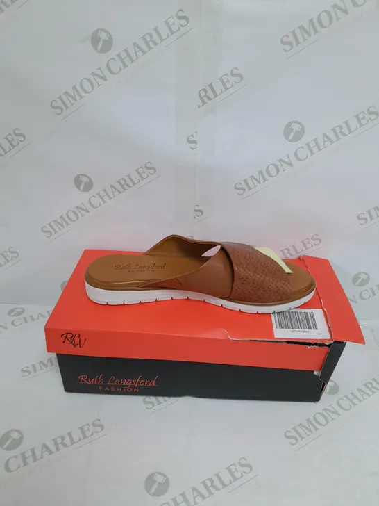 BOXED PAIR OF RUTH LANGSFORD LEATHER SANDAL IN TAN SIZE 7 