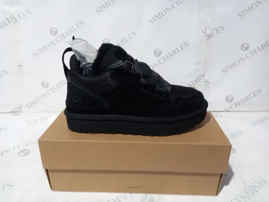 UGG W LOMWEL SIZE 3 BLACK TRAINERS