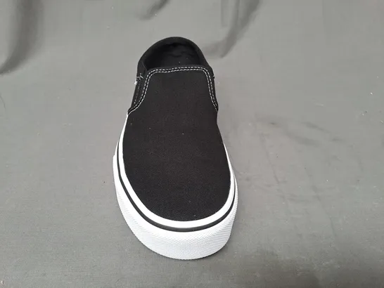 BOXED PAIR OF VANS SLIP-ON CANVAS SHOES IN BLACK UK SIZE 7