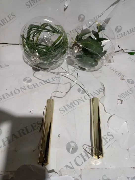 SARA DAVIES SET OF 2 15 CM PRE-LIT FOLIAGE GLASS BAUBLES