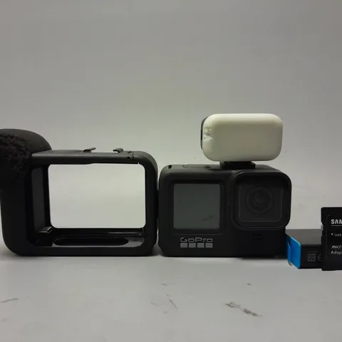 GOPRO HERO 9 BLACK WITH CASE & LIGHT 