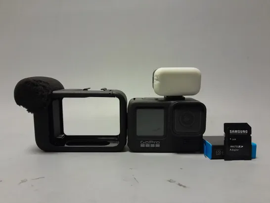 GOPRO HERO 9 BLACK WITH CASE & LIGHT 