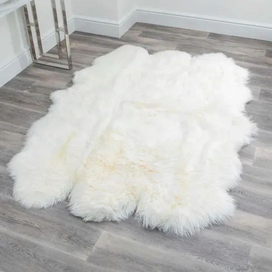 BOXED ORDONEZ SHEEPSKIN WHITE RUG 