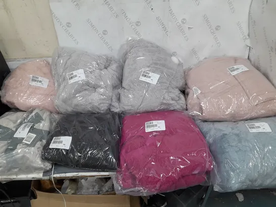 BOX OF APPROXIMATELY 10 ASSORTED BAGGED PIECES OF CLOTHING IN VARIOUS STYLES, SIZES, AND BRANDS 