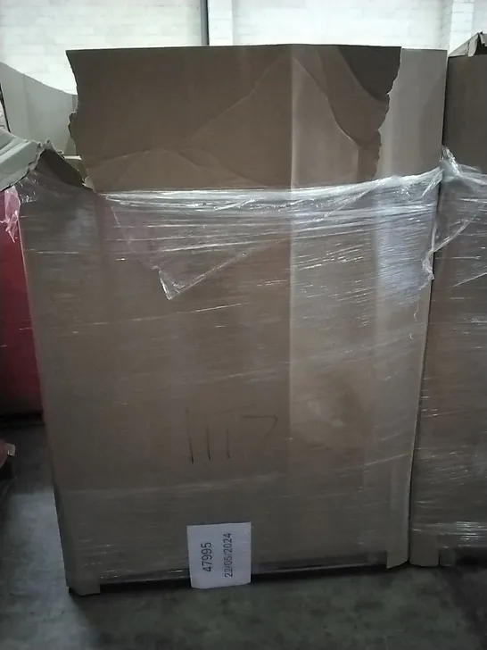 PALLET OF ASSORTED PRODUCTS INCLUDING BLACK PROTECTIVE CASES AND ASSORTED TOILET SEATS