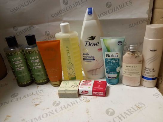 LOT OF APPROX 10 ASSORTED BATH & BODY ITEMS TO INCLUDE ENERGISE BODY SCRUB, TRANQUILITY BATH SALTS, BOOST HAIR CREAM, ETC