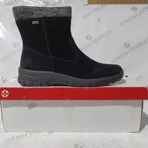 BOXED PAIR OF RIEKER ANTISTRESS WATER RESISTANT ANKLE BOOTS, BLACK - SIZE 7.5