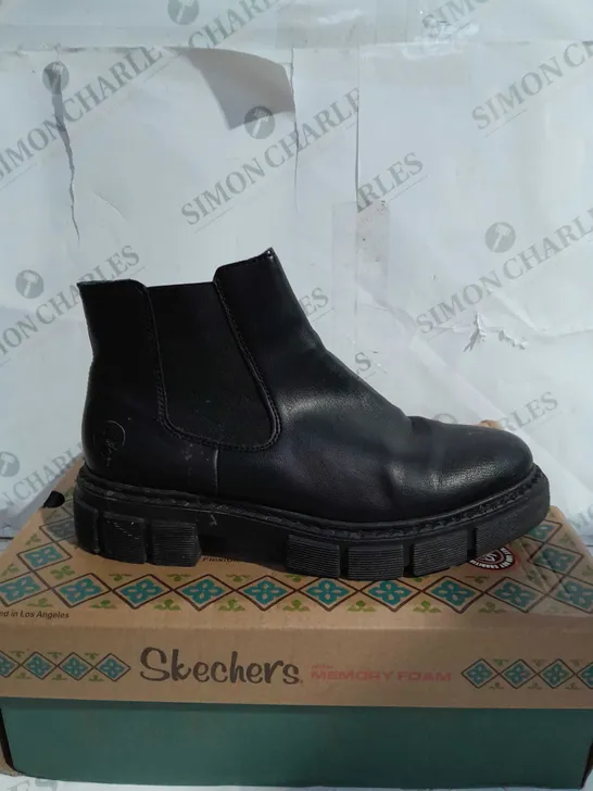 BOXED PAIR OF RIEKER CHUNKY ANKLE BOOTS IN BLACK UK SIZE 6.5