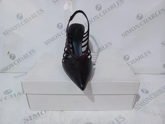 BOXED PAIR OF REISS DAPHNE SLINGBACK HEELS IN POMEGRANATE SIZE 6