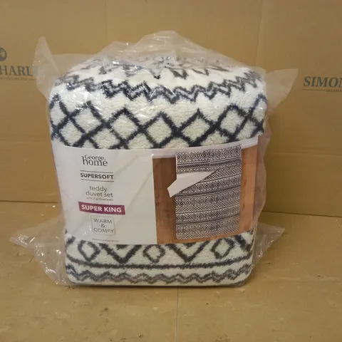 BOX OF 3 BRAND NEW GEORGE HOME SUPERSOFT SUPER KING TEDDY DUVET SET IN WHITE/BLACK PATTERN
