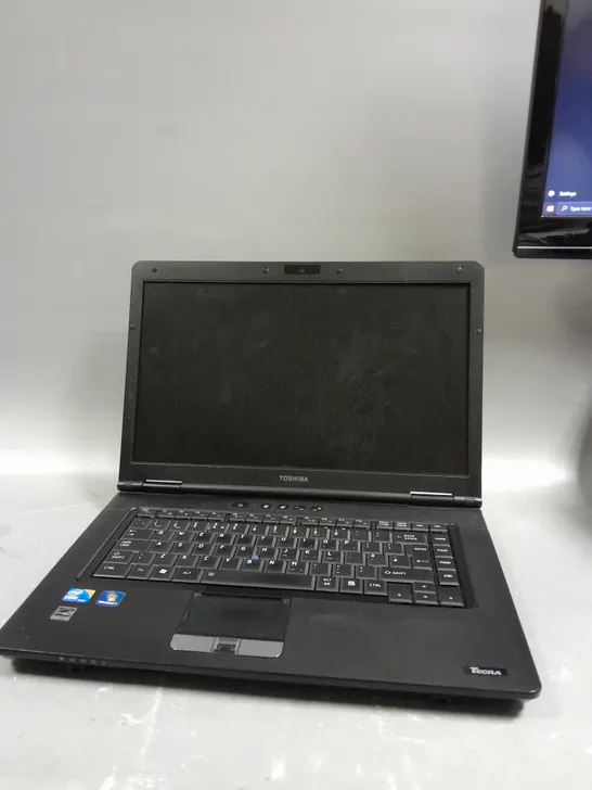 BLACK TOSHIBA PA3795U-1MPC