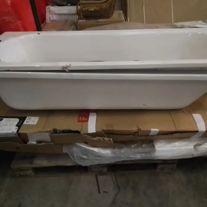 BATHS, SHOWER SCREENS & BASE ETC 4381787Simon Charles Auctioneers