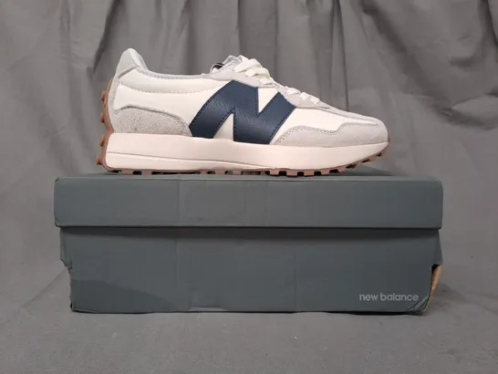 BOXED PAIR OF NEW BALANCE 327 SHOES IN WHITE/STONE/NAVY UK SIZE 6