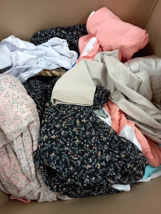 BOX OF APPROXIMATELY 20 ASSORTED ITEMS TO INCLUDES DRESSES, TOPS, JACKETS ETC