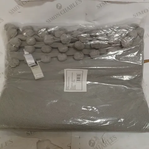 BRAND NEW BOX OF 6 POM POM COTTON RUGS IN GREY (120x170cm)